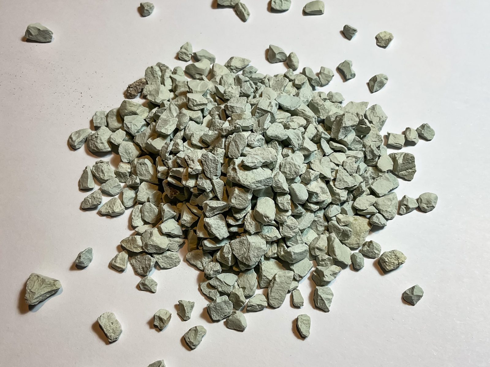 Zeolith 4–8 mm Körnung Nahaufnahme mineralischer Wasserspeicher