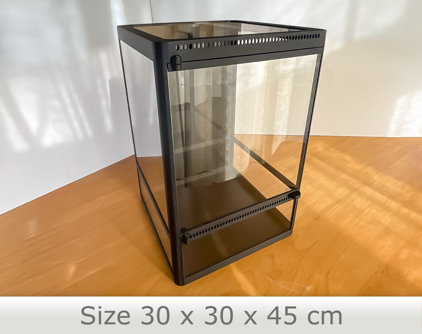Geräumiges, handgefertigtes Terrarium – ideal als Florarium oder Tropikarium für tropische Pflanzen und stilvolle Pflanzendisplays.